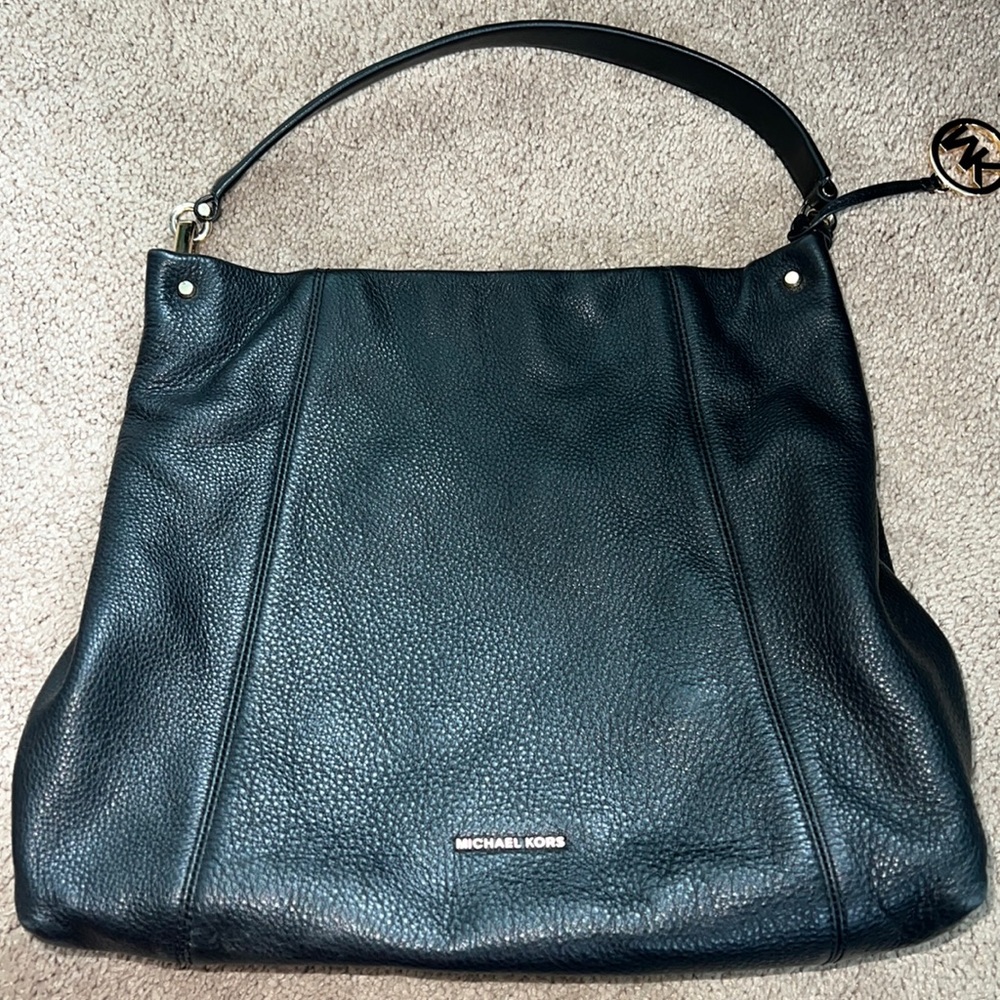 Good condition Michael Kors purse